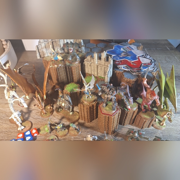Heroscape Lot: 33 Figures & Cards + 335 Terrain Tiles, Dice, & Accessories - Picture 11 of 11